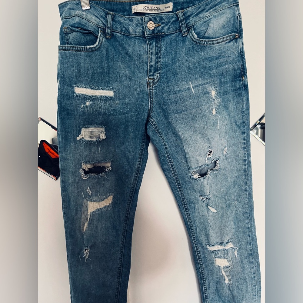 LCW women’s Blue  Ripped Jeans size 28